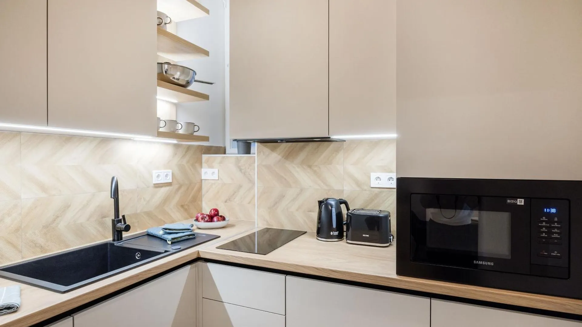 Sleek Downtown Living Apartment Budapest
