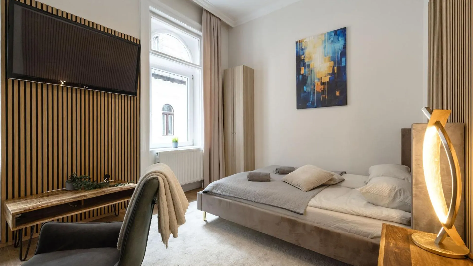 Sleek Downtown Living Apartment Budapest