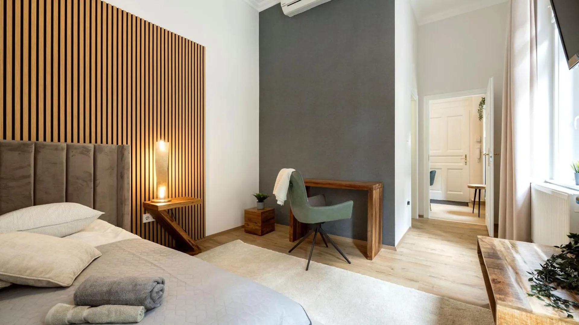 Sleek Downtown Living Apartment Budapest