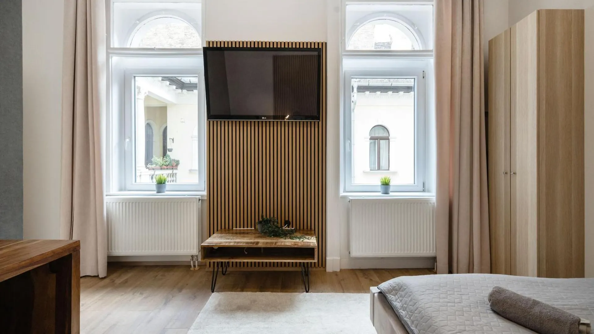 Sleek Downtown Living Apartment Budapest