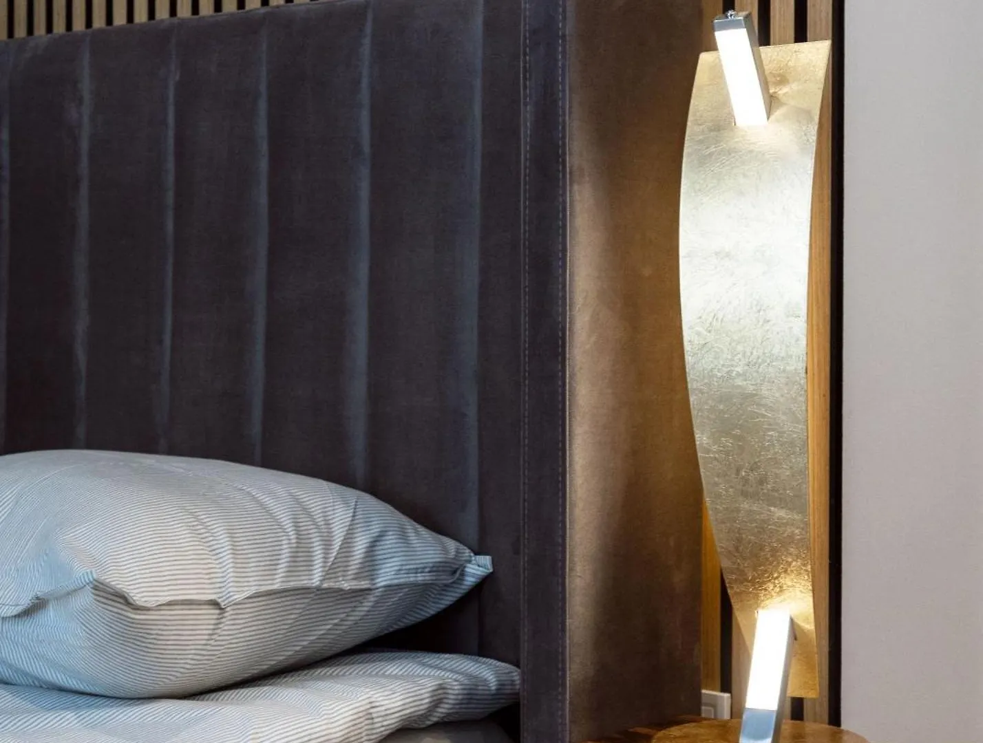 Sleek Downtown Living Apartment Budapest
